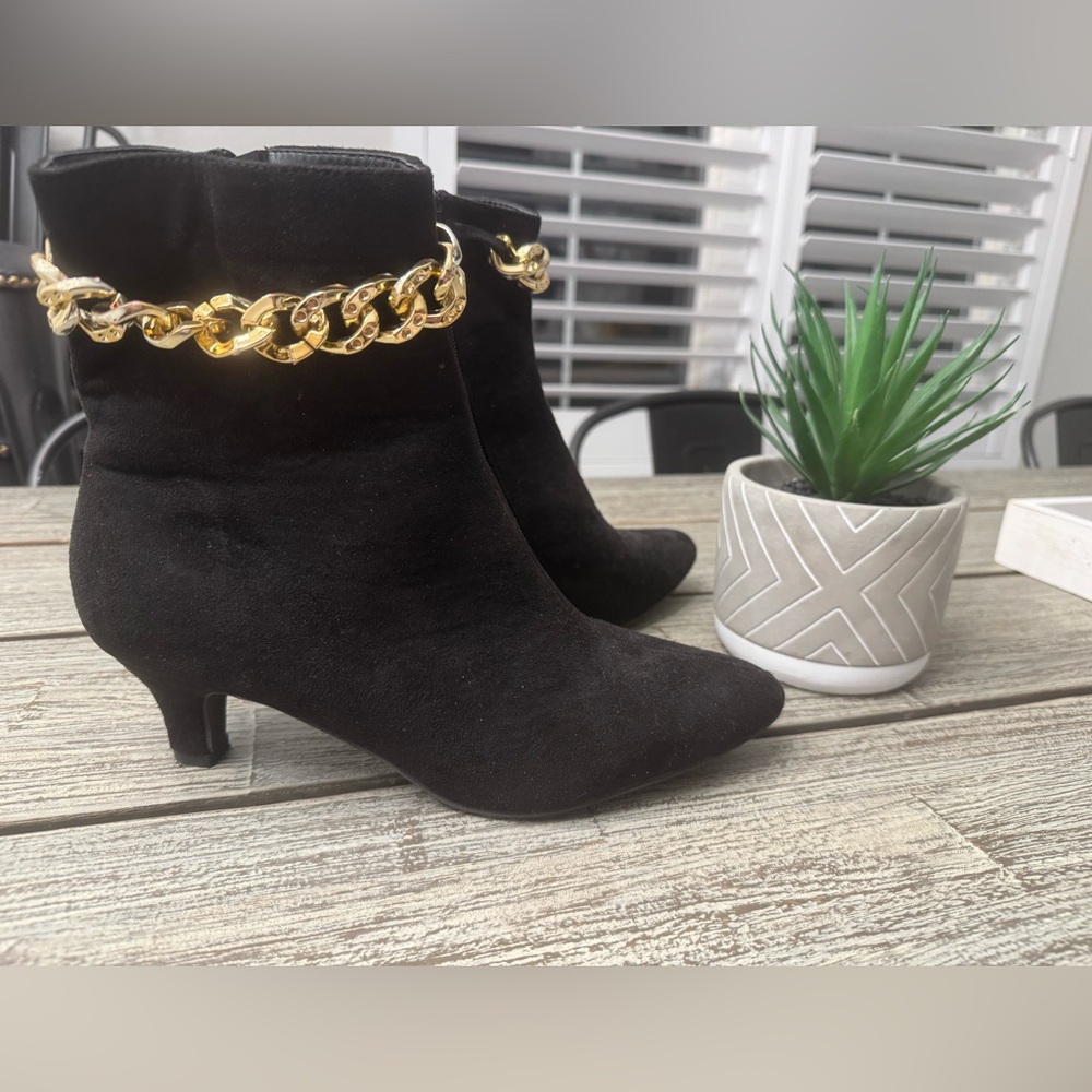 Women's Kitten Heel Gold Chained Accent Ankle Boots, Sz 10
